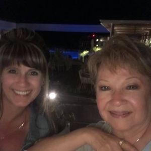 Meet your Posher, Maxine